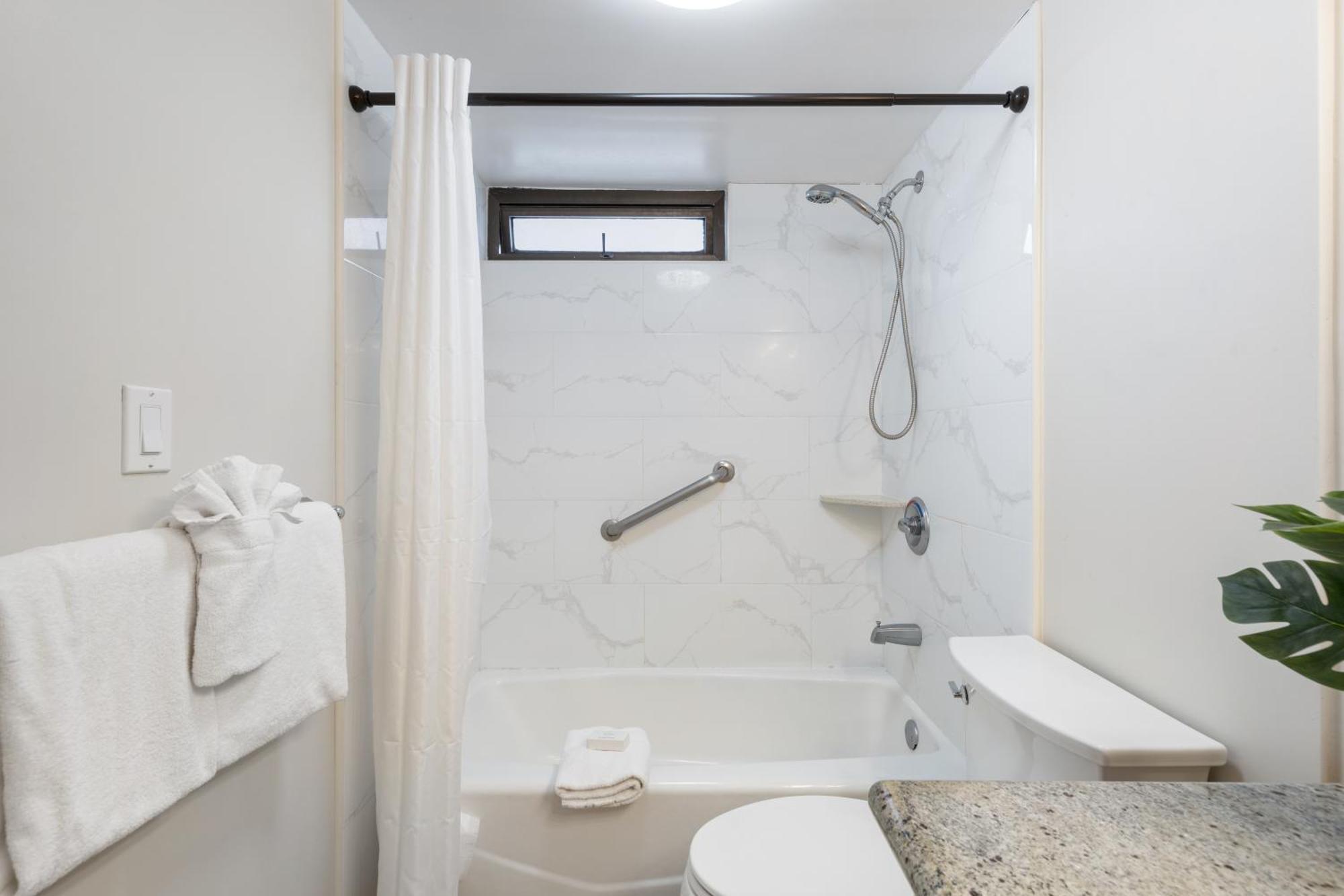 Light & Airy 8Th Floor Ocean View Condo With Lanai Condo Honolulu Exterior foto